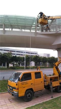 高空作业解决方案专家 花都誉恒机械提供外墙玻璃清洗及吸污服务